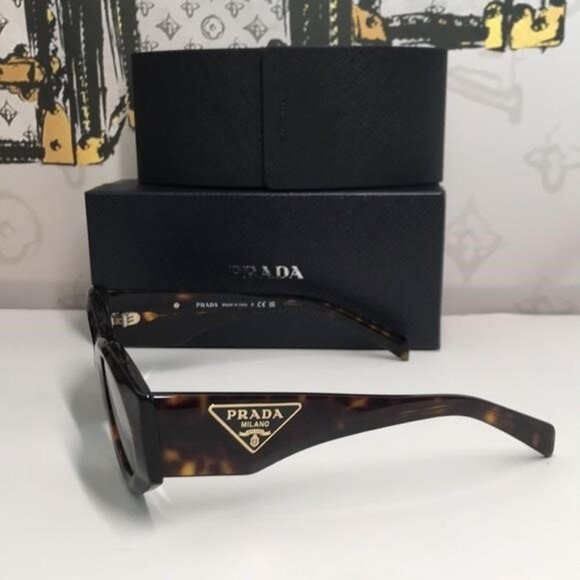 New Authentic Prada PR 20ZS Dark Brown Oval Ladies Sunglasses – 2AU06B 53 - Picture 9 of 12